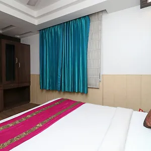 3* Hotel Oyo Just Near Leisure Valley Park